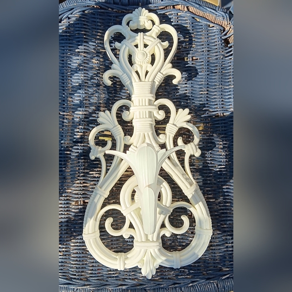 Vintage 70s white Dart Industries Ornate Plastic Wall Sconce Candle Holder Syroc - Picture 3 of 9